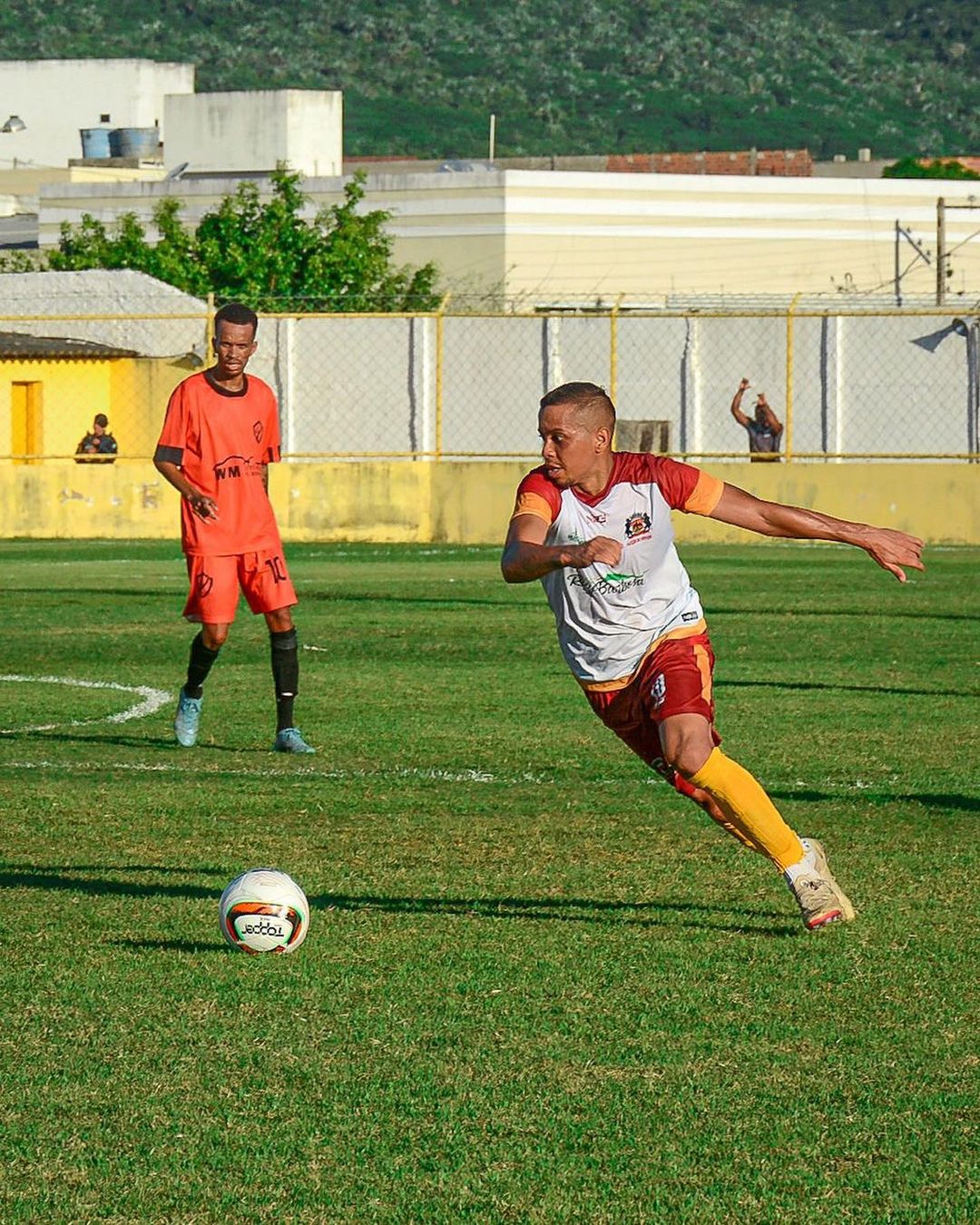 jogador da selecao de ruy barbosa em ação pela copa inter vale