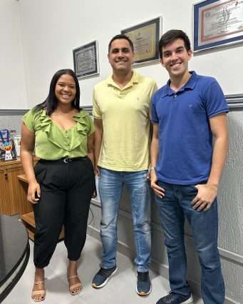 estudantes do curso de Direito da Uneb em Itaberaba sao recebido pelo prefeito ricardo mascarenhas