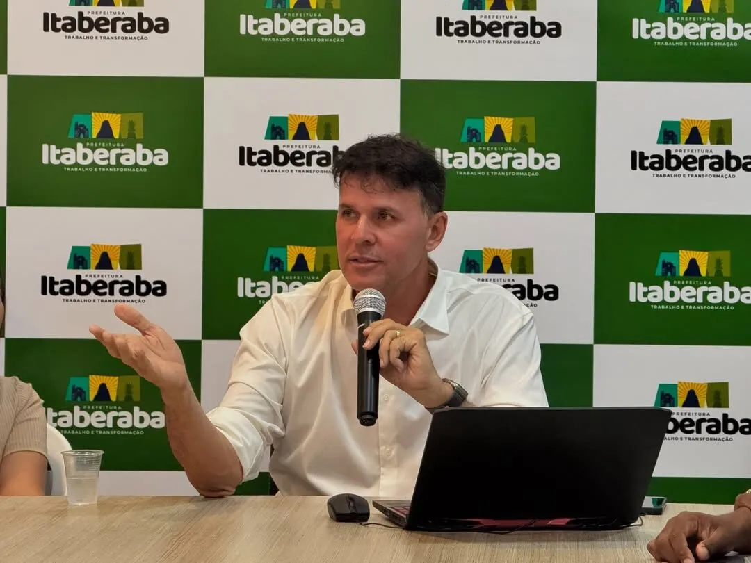 Prefeito João Filho assina ordem de serviço para construção da nova Escola Esmeraldo Queiroz em Itaberaba