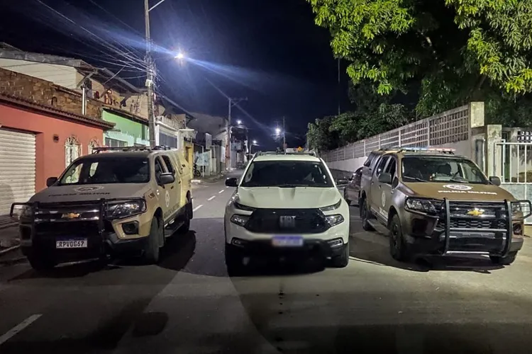 Três homens são presos com armas e carro roubado em Itaberaba