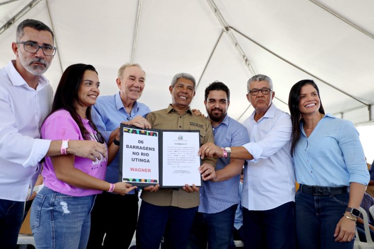 Wagner recebe poço para reforçar abastecimento de água e pacote de investimentos do Governo da Bahia