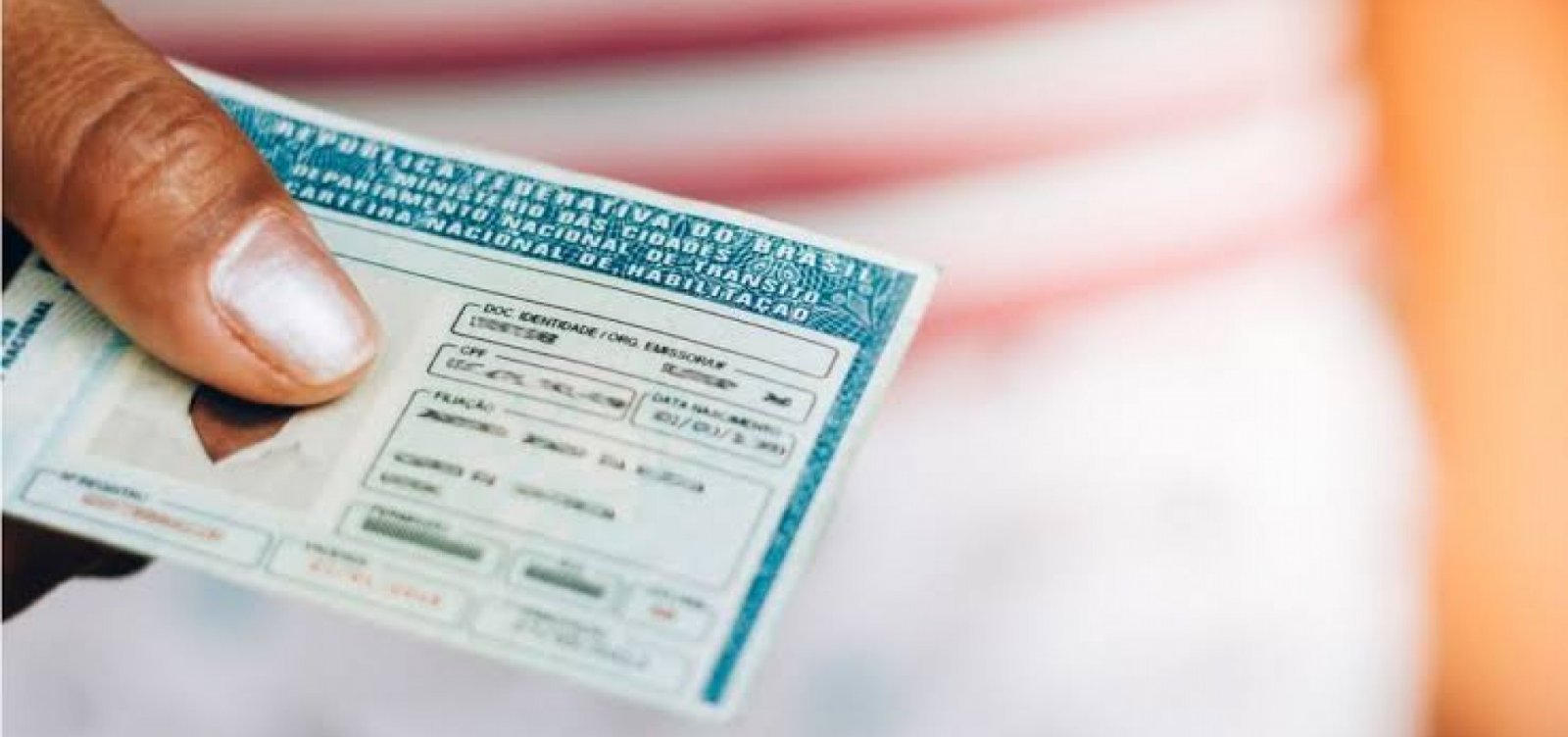 Virou lei: multas de trânsito vão custear CNH para pessoas de baixa renda