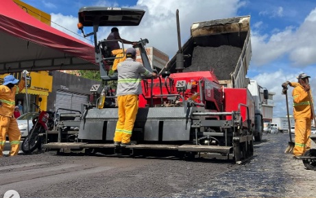 Praça do Coqueiro é asfaltada para o São João 2025 em Itaberaba