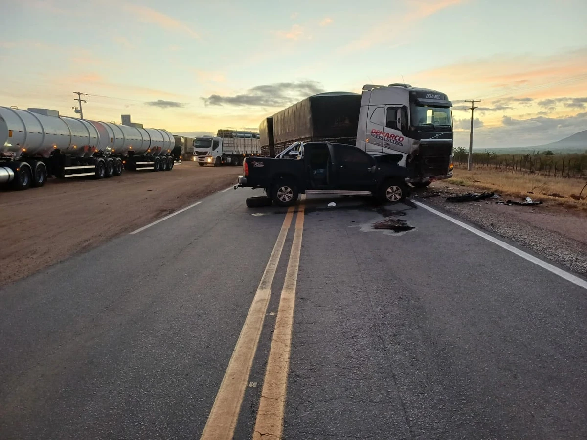 BR-242 registra dois graves acidentes em menos de 24 horas na Bahia