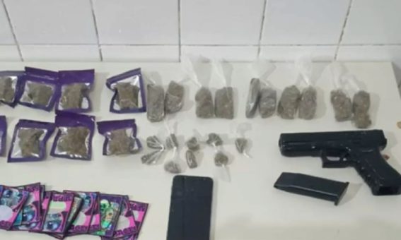 Rondesp Chapada apreende drogas e simulacro de pistola em Itaberaba
