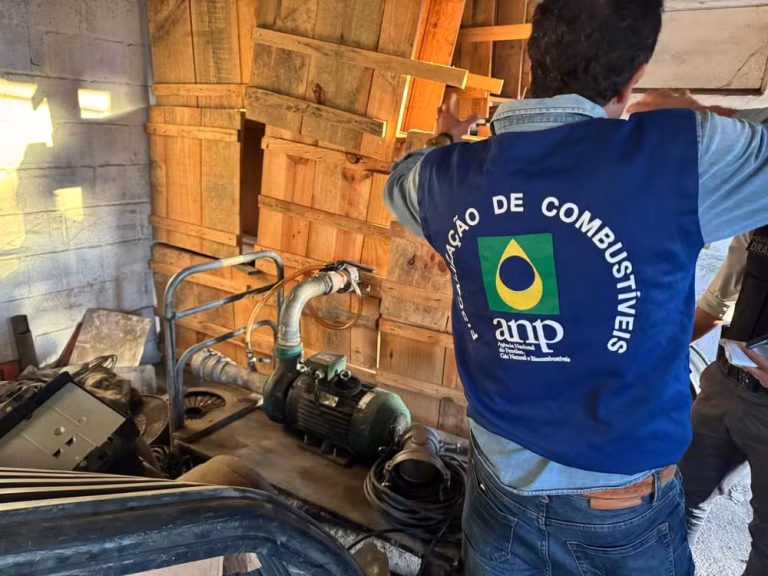 Polícia investiga grupo por adulteração e lavagem de dinheiro no setor de combustíveis na Bahia