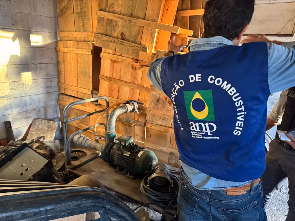 Polícia investiga grupo por adulteração e lavagem de dinheiro no setor de combustíveis na Bahia
