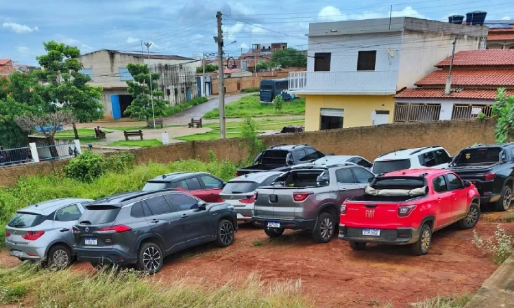 Polícia Civil recupera 11 veículos roubados durante operação na Chapada Diamantina