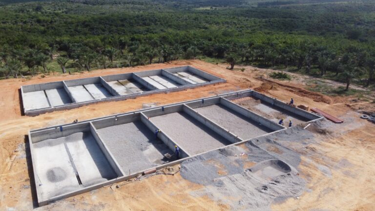 Obras de esgotamento sanitário em Ruy Barbosa chegam a 50% de avanço